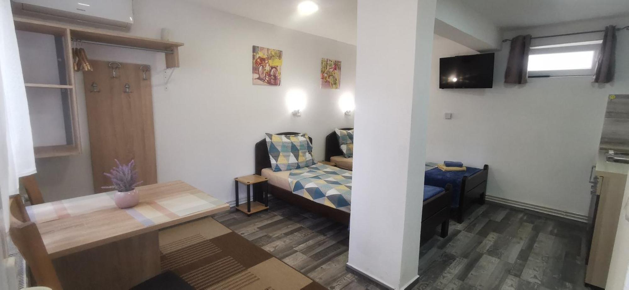 Ana Apartment Gracac  ภายนอก รูปภาพ