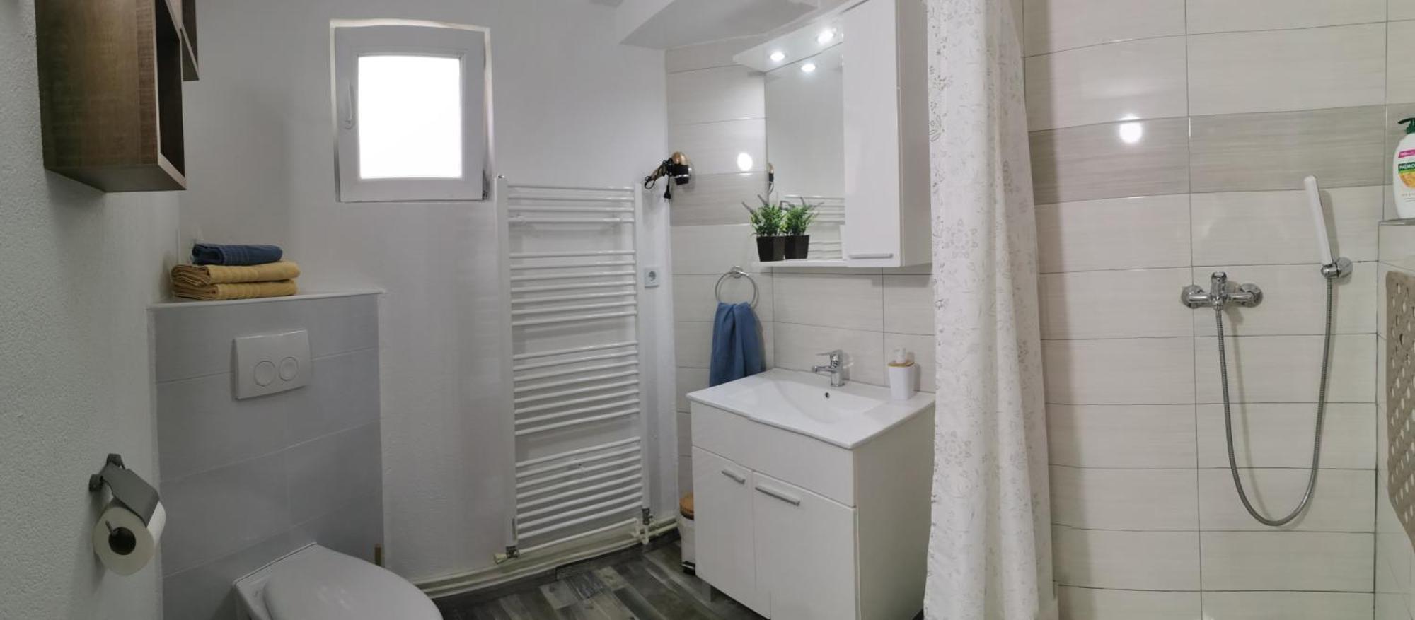 Ana Apartment Gracac  ภายนอก รูปภาพ