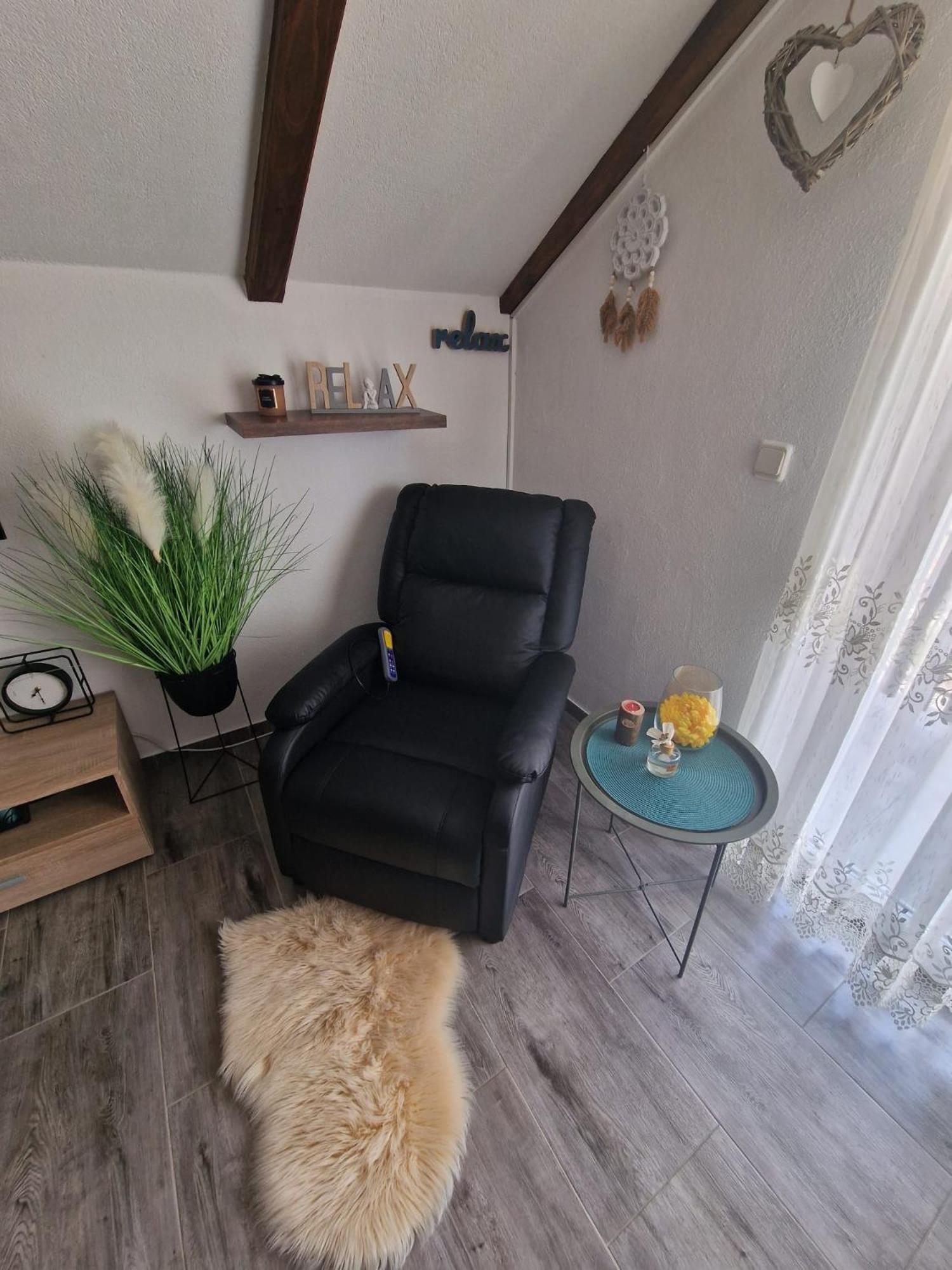 Ana Apartment Gracac  ภายนอก รูปภาพ